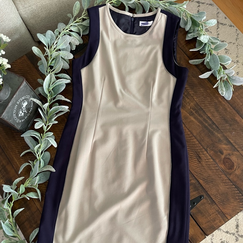 Calvin Klein tan and navy dress with cool zipper detail. Size 8.